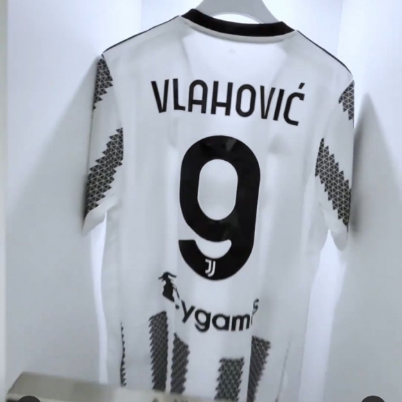 Maglie Calcio Juventus Prima Uomo 2022 23 Vlahovic 9